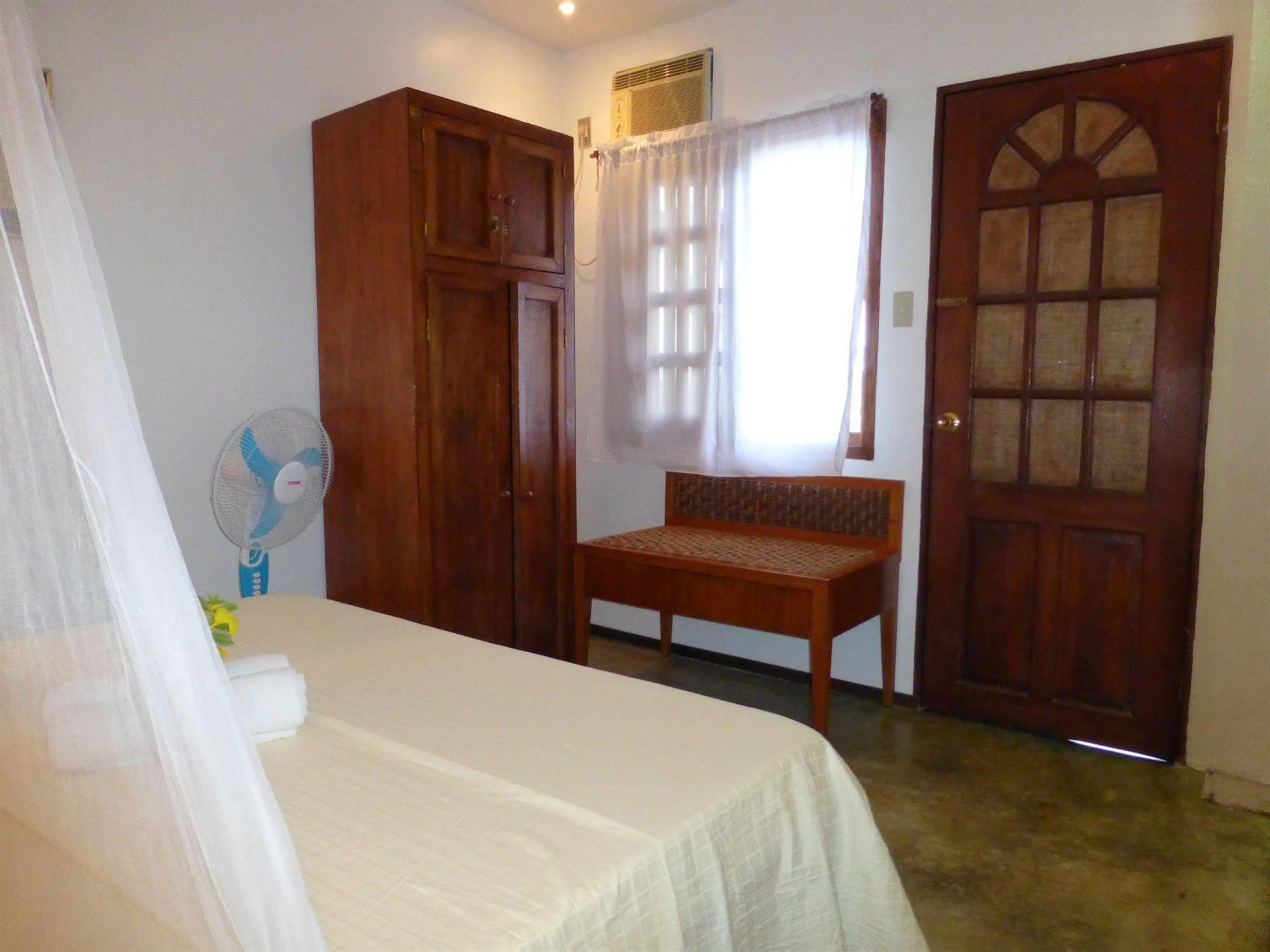 Talima Beach Villas & Dive Resort Cebu Stadt Exterior foto