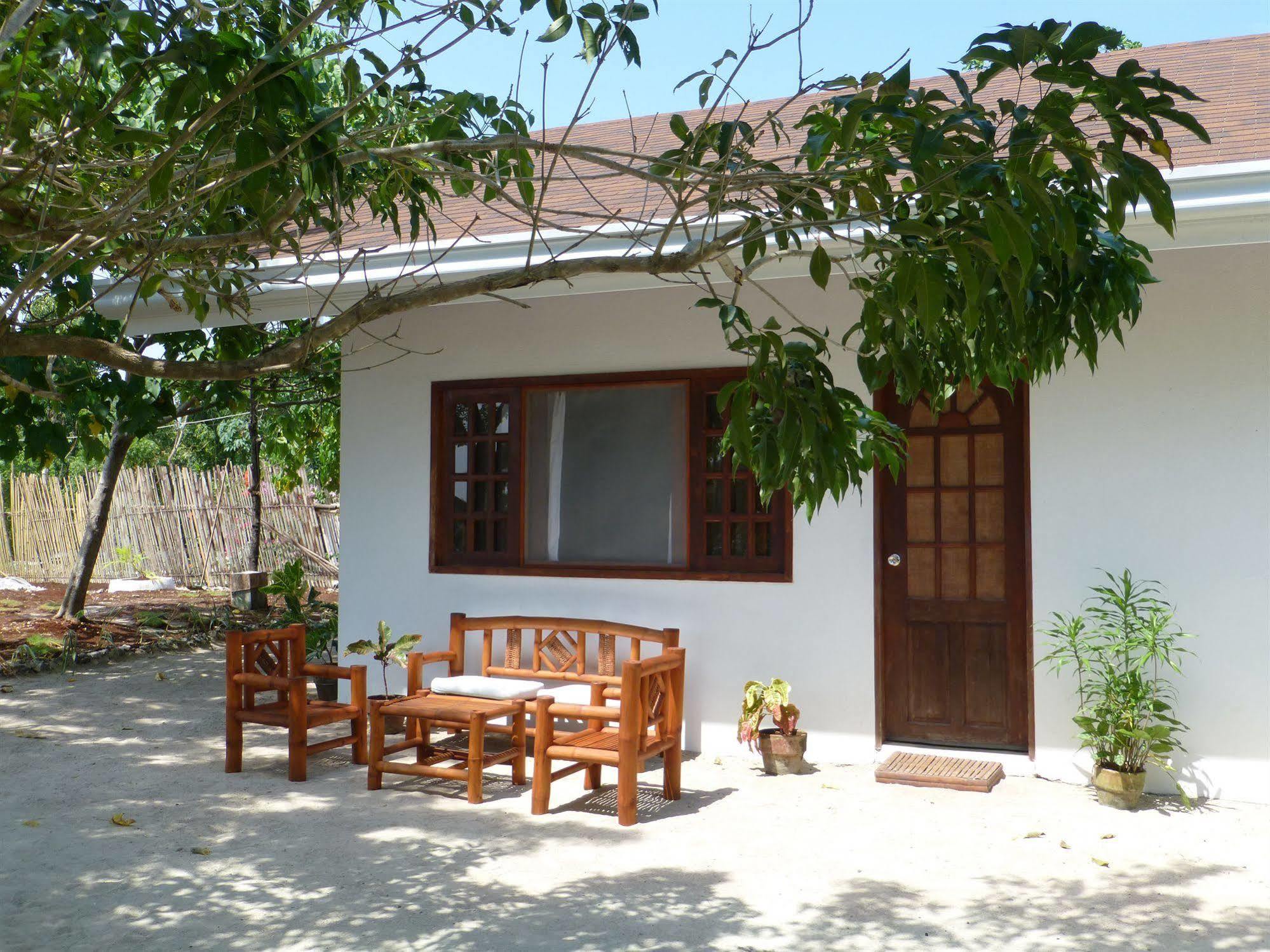 Talima Beach Villas & Dive Resort Cebu Stadt Exterior foto
