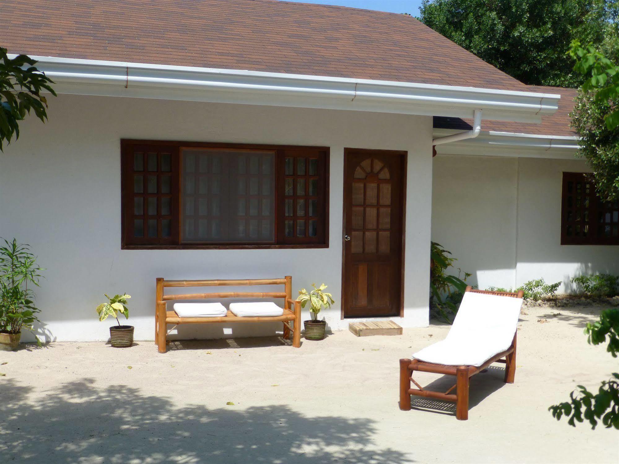 Talima Beach Villas & Dive Resort Cebu Stadt Exterior foto
